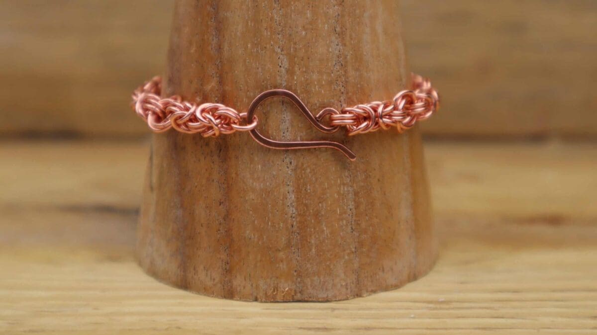 Byzantine and Roses Chain Maille Bracelet Kit - Image 4