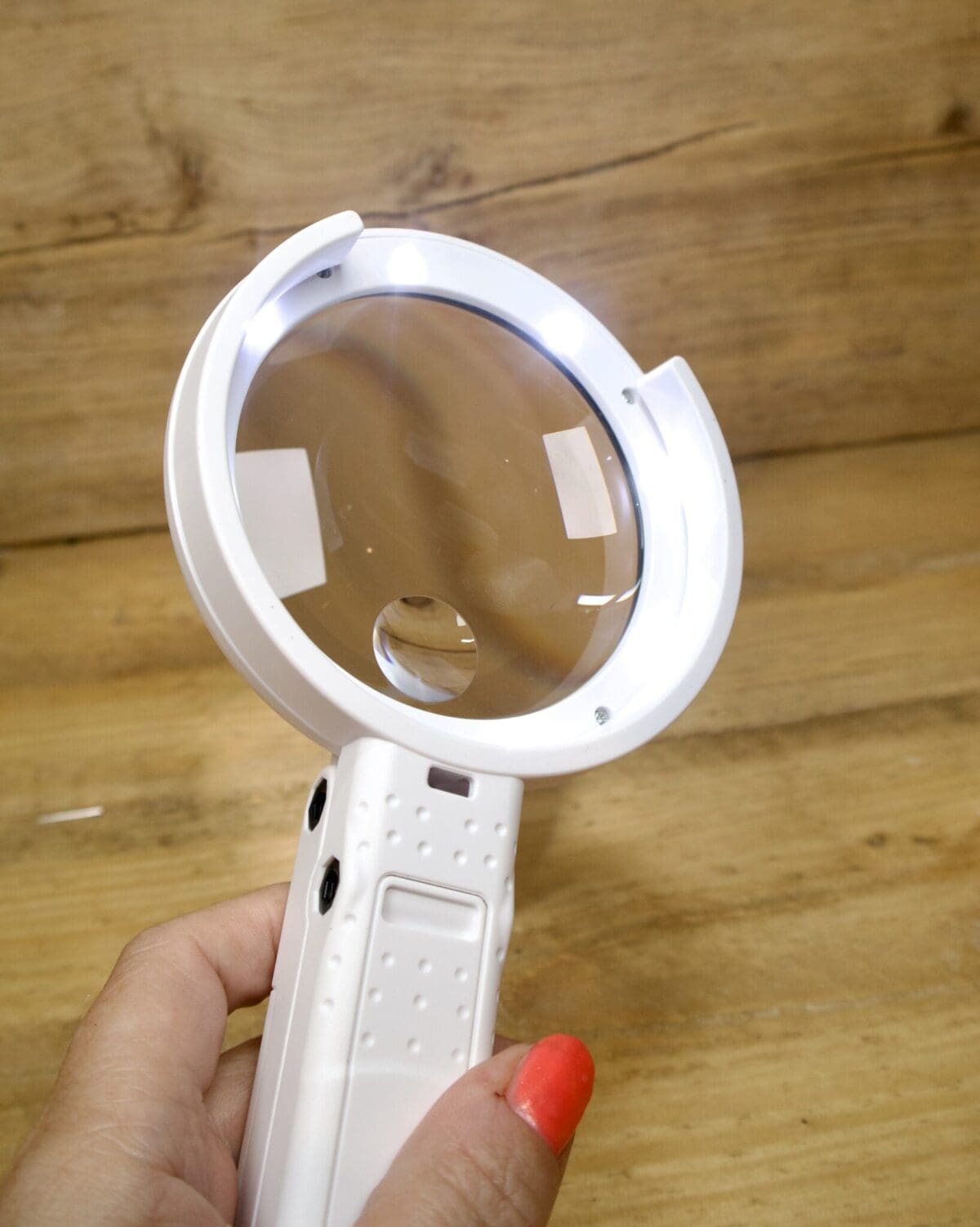 Magnifier with stand and lights - Image 3
