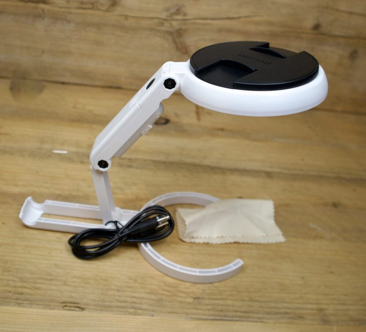 Magnifier with stand and lights - Image 2